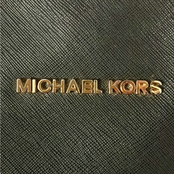 Michael Kors Jet Set Travel Tote - Picture 5 of 12